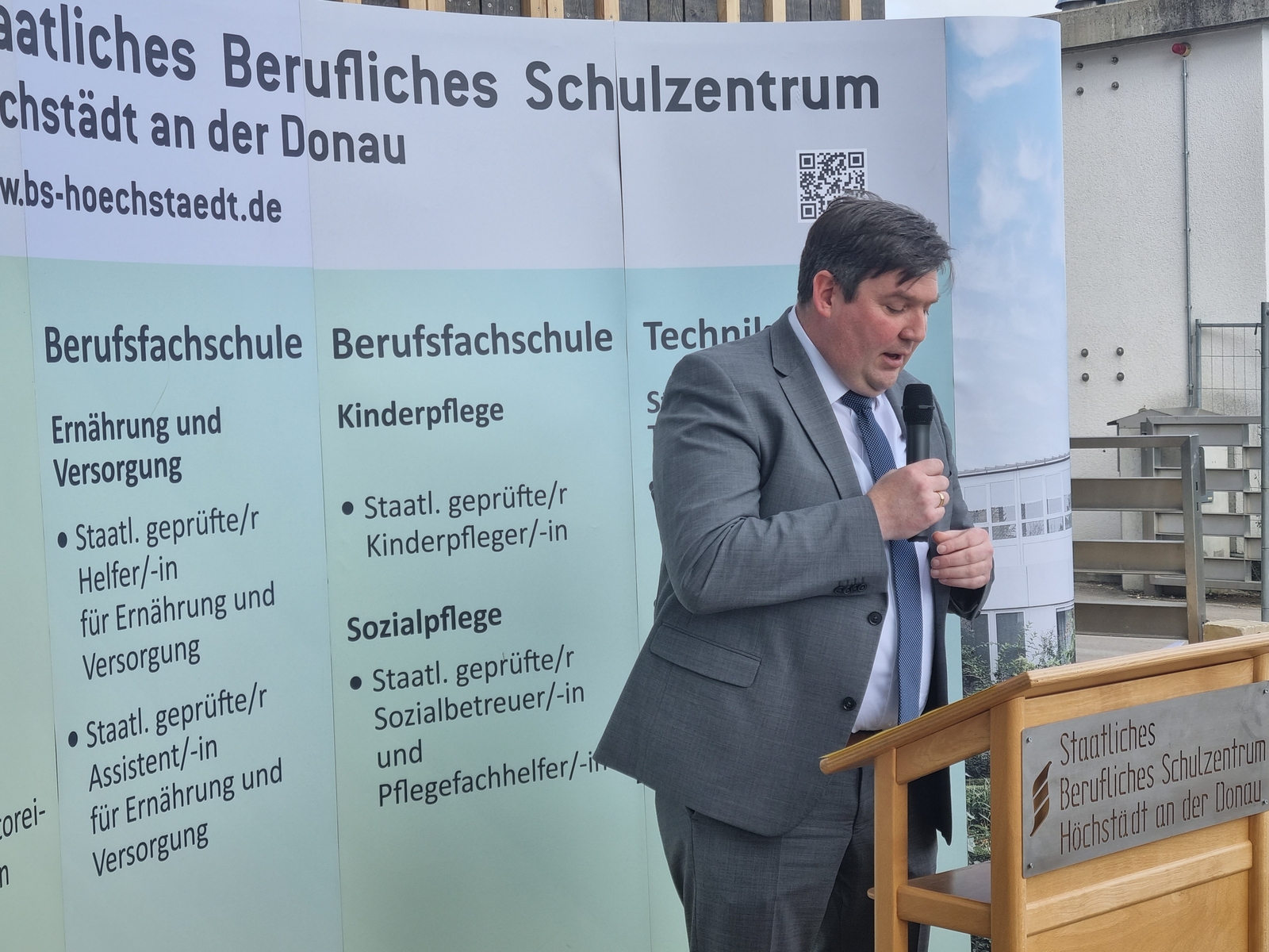 Landrat Müller während der Begrüßung